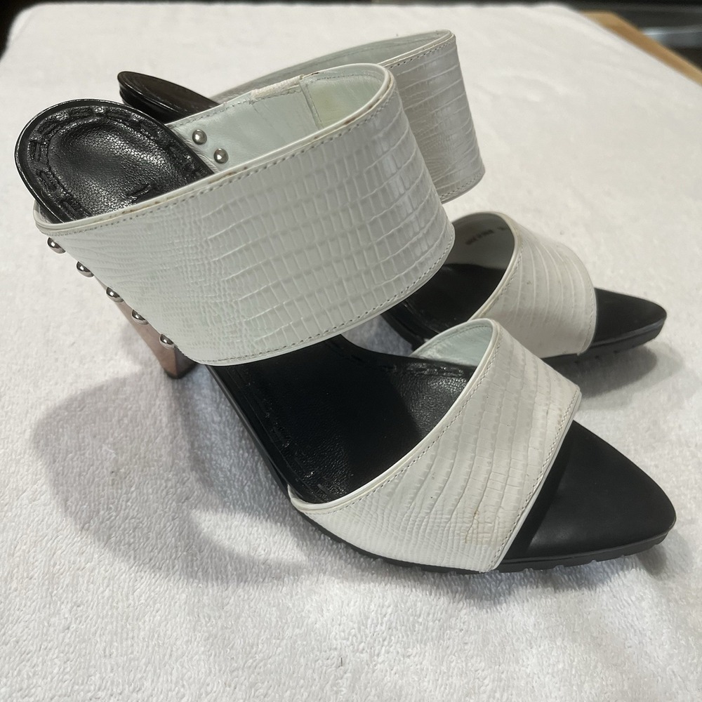 Alice & Olivia White Crocodile Embossed Leather Studded Wood Heel 38.5